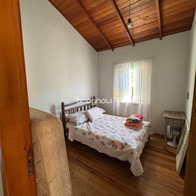 Sítio com 200m², no bairro Potecas em São José