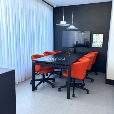 Apartamento com 107m², 3 quartos (sendo 1 suíte), 2 garagens, no bairro Centro em Florianópolis