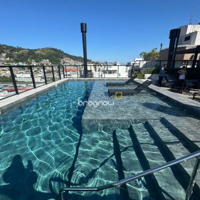 Apartamento com 107m², 3 quartos (sendo 1 suíte), 2 garagens, no bairro Centro em Florianópolis