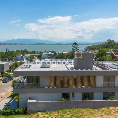 Terreno com 762m², no bairro Cacupé em Florianópolis