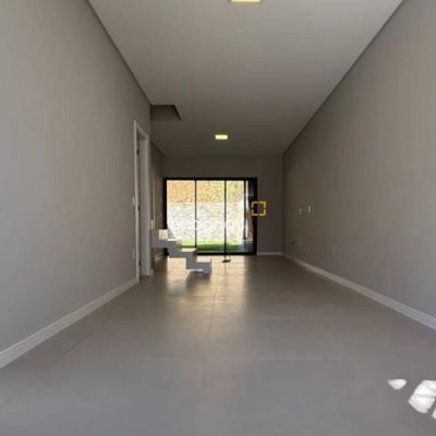 Casa com 153m², 3 quartos (sendo 1 suíte), 1 garagem, no bairro Ipiranga em São José