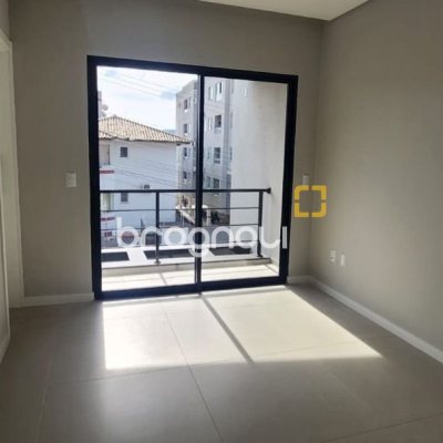 Casa com 153m², 3 quartos (sendo 1 suíte), 1 garagem, no bairro Ipiranga em São José