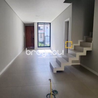 Casa com 153m², 3 quartos (sendo 1 suíte), 1 garagem, no bairro Ipiranga em São José