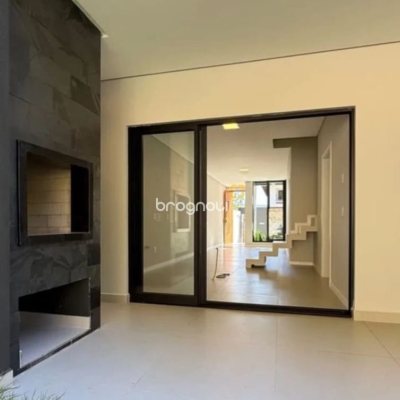 Casa com 153m², 3 quartos (sendo 1 suíte), 1 garagem, no bairro Ipiranga em São José