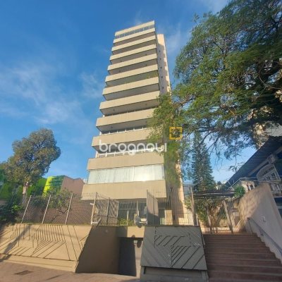 Apartamento com 214m², 4 quartos (sendo 2 suítes), 2 garagens, no bairro Centro em Florianópolis