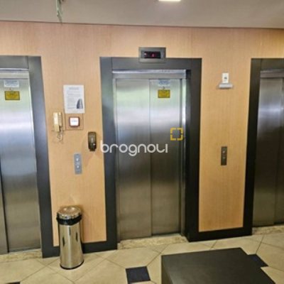 Sala com 23m², 1 garagem, no bairro Carvoeira em Florianópolis