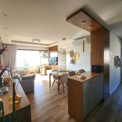 Apartamento com 111m², 3 quartos (sendo 1 suíte), 4 garagens, no bairro Abraão em Florianópolis