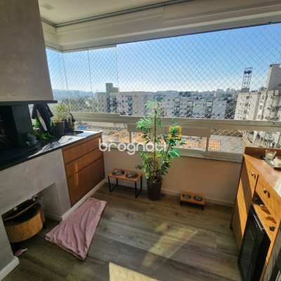 Apartamento com 111m², 3 quartos (sendo 1 suíte), 4 garagens, no bairro Abraão em Florianópolis