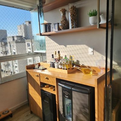 Apartamento com 111m², 3 quartos (sendo 1 suíte), 4 garagens, no bairro Abraão em Florianópolis