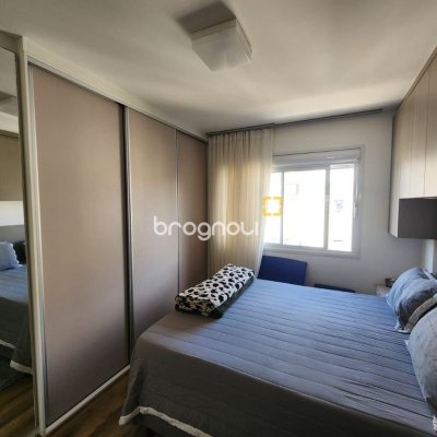 Apartamento com 111m², 3 quartos (sendo 1 suíte), 4 garagens, no bairro Abraão em Florianópolis