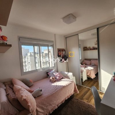 Apartamento com 111m², 3 quartos (sendo 1 suíte), 4 garagens, no bairro Abraão em Florianópolis