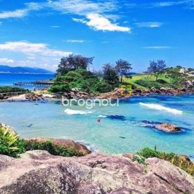 Terreno com 2431m², no bairro Pântano do Sul em Florianópolis