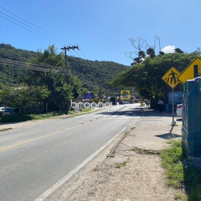 Terreno com 2431m², no bairro Pântano do Sul em Florianópolis