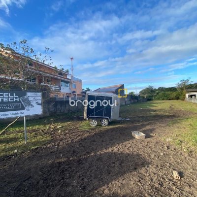 Terreno com 2431m², no bairro Pântano do Sul em Florianópolis