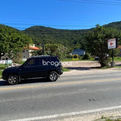 Terreno com 2431m², no bairro Pântano do Sul em Florianópolis