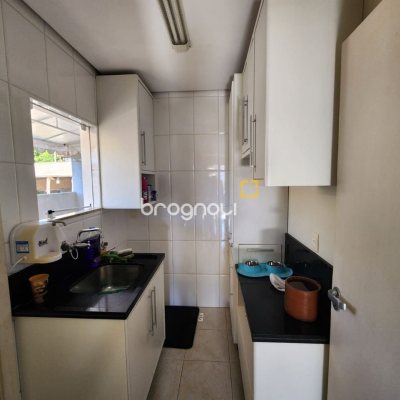 Casa com 204m², 4 quartos (sendo 1 suíte), 4 garagens, no bairro Agronômica em Florianópolis