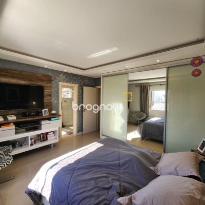 Casa com 204m², 4 quartos (sendo 1 suíte), 4 garagens, no bairro Agronômica em Florianópolis