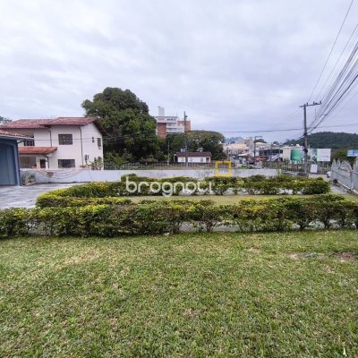 Terreno com 797m², no bairro João Paulo em Florianópolis
