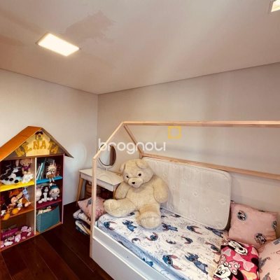 Apartamento com 170m², 2 quartos (sendo 1 suíte), 2 garagens, no bairro Balneário em Florianópolis