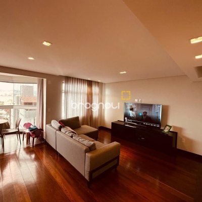 Apartamento com 170m², 2 quartos (sendo 1 suíte), 2 garagens, no bairro Balneário em Florianópolis