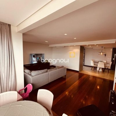 Apartamento com 170m², 2 quartos (sendo 1 suíte), 2 garagens, no bairro Balneário em Florianópolis