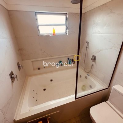 Apartamento com 170m², 2 quartos (sendo 1 suíte), 2 garagens, no bairro Balneário em Florianópolis