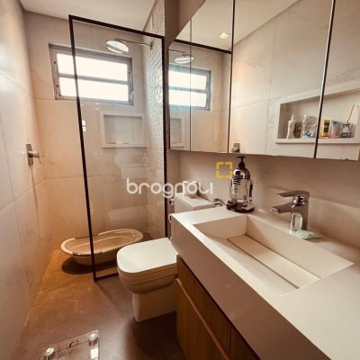 Apartamento com 170m², 2 quartos (sendo 1 suíte), 2 garagens, no bairro Balneário em Florianópolis