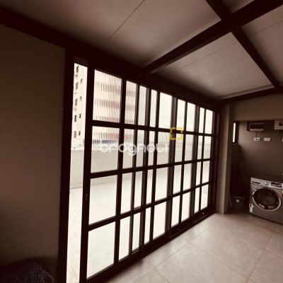 Apartamento com 170m², 2 quartos (sendo 1 suíte), 2 garagens, no bairro Balneário em Florianópolis