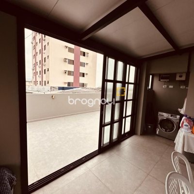 Apartamento com 170m², 2 quartos (sendo 1 suíte), 2 garagens, no bairro Balneário em Florianópolis