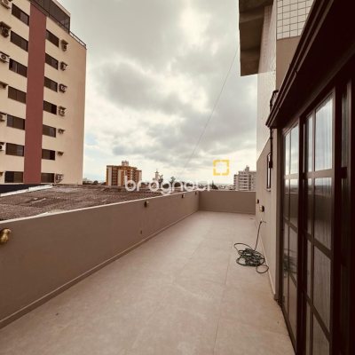 Apartamento com 170m², 2 quartos (sendo 1 suíte), 2 garagens, no bairro Balneário em Florianópolis