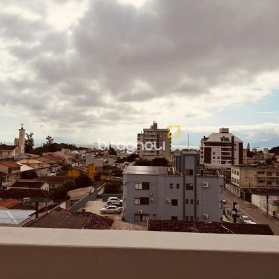 Apartamento com 170m², 2 quartos (sendo 1 suíte), 2 garagens, no bairro Balneário em Florianópolis