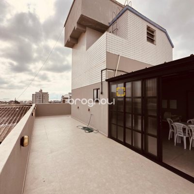 Apartamento com 170m², 2 quartos (sendo 1 suíte), 2 garagens, no bairro Balneário em Florianópolis
