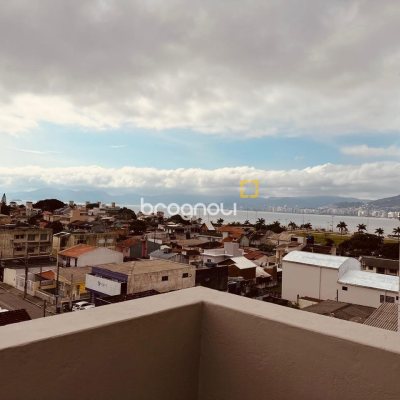 Apartamento com 170m², 2 quartos (sendo 1 suíte), 2 garagens, no bairro Balneário em Florianópolis