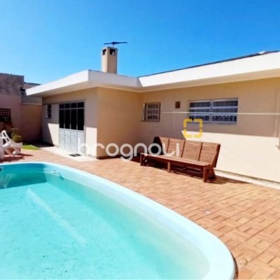 Casa com 315m², 5 quartos (sendo 3 suítes), 3 garagens, no bairro Capoeiras em Florianópolis