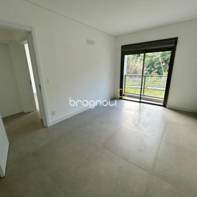 Apartamento com 178m², 3 quartos (sendo 3 suítes), 2 garagens, no bairro Cacupé em Florianópolis