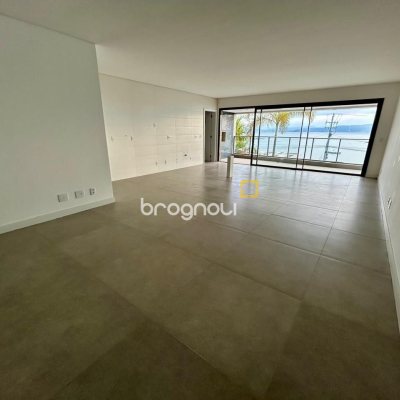Apartamento com 178m², 3 quartos (sendo 3 suítes), 2 garagens, no bairro Cacupé em Florianópolis