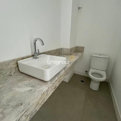 Apartamento com 178m², 3 quartos (sendo 3 suítes), 2 garagens, no bairro Cacupé em Florianópolis