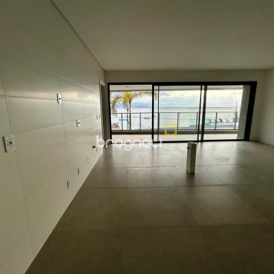 Apartamento com 178m², 3 quartos (sendo 3 suítes), 2 garagens, no bairro Cacupé em Florianópolis