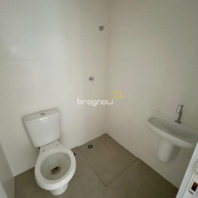 Apartamento com 178m², 3 quartos (sendo 3 suítes), 2 garagens, no bairro Cacupé em Florianópolis