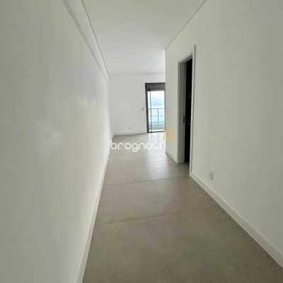 Apartamento com 178m², 3 quartos (sendo 3 suítes), 2 garagens, no bairro Cacupé em Florianópolis