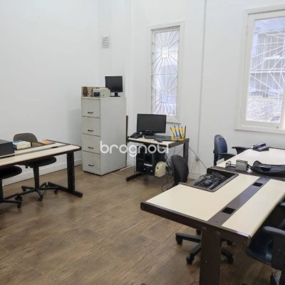 Sala com 77m², no bairro Centro em Florianópolis