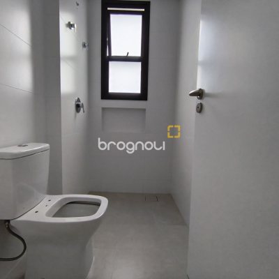 Apartamento com 113m², 3 quartos (sendo 1 suíte), 2 garagens, no bairro Centro em Florianópolis
