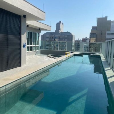 Apartamento com 113m², 3 quartos (sendo 1 suíte), 2 garagens, no bairro Centro em Florianópolis