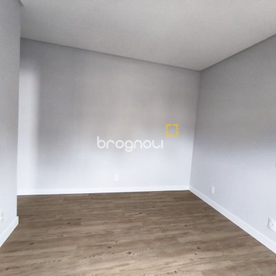Apartamento com 113m², 3 quartos (sendo 1 suíte), 2 garagens, no bairro Centro em Florianópolis
