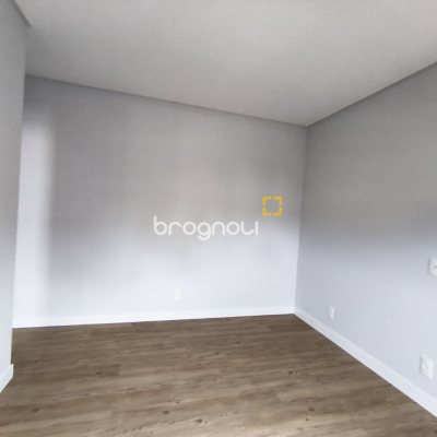 Apartamento com 113m², 3 quartos (sendo 1 suíte), 2 garagens, no bairro Centro em Florianópolis