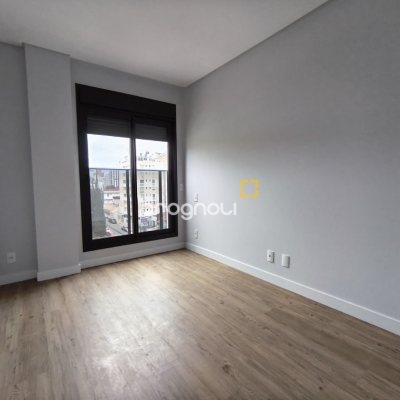 Apartamento com 113m², 3 quartos (sendo 1 suíte), 2 garagens, no bairro Centro em Florianópolis