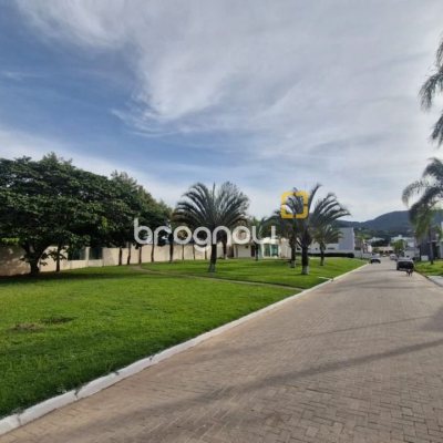 Casa de Condomínio com 214m², 3 quartos (sendo 1 suíte), 2 garagens, no bairro Ingleses em Florianópolis