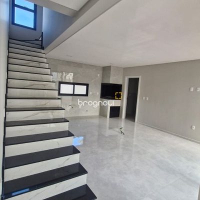 Casa de Condomínio com 214m², 3 quartos (sendo 1 suíte), 2 garagens, no bairro Ingleses em Florianópolis