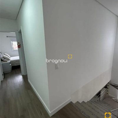 Casa com 141m², 3 quartos (sendo 3 suítes), 2 garagens, no bairro Ingleses em Florianópolis