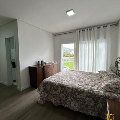 Casa com 141m², 3 quartos (sendo 3 suítes), 2 garagens, no bairro Ingleses em Florianópolis